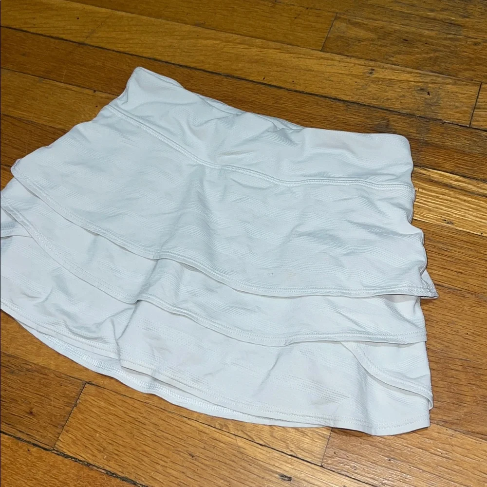 Athleta Girl The Swing Skirt Skort in Silver White, Size Medium 8 / 10